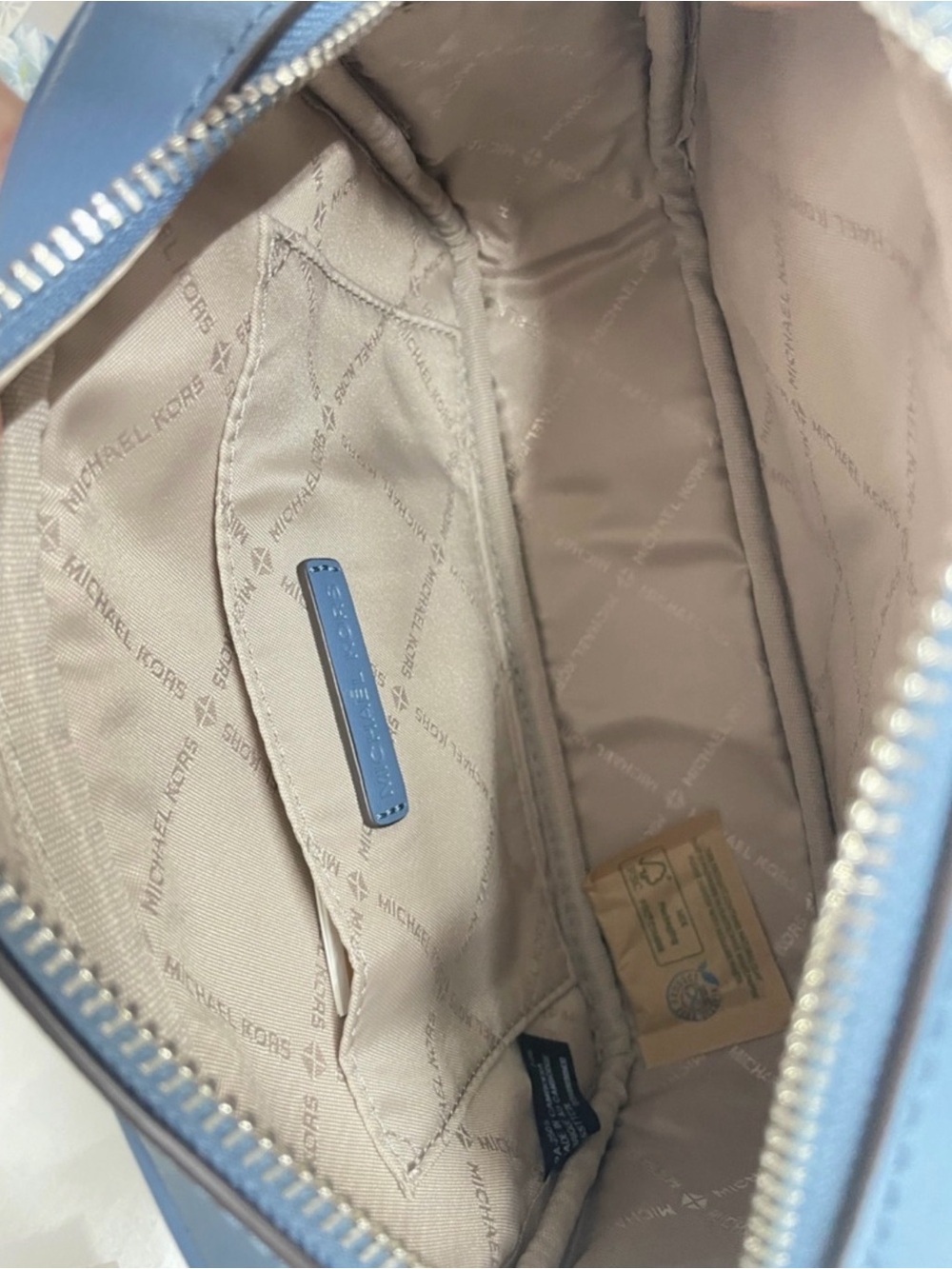Michael Kors jet set travel medium leather Blue Multi-Pocket Crossbody Bag - Picture 3 of 9